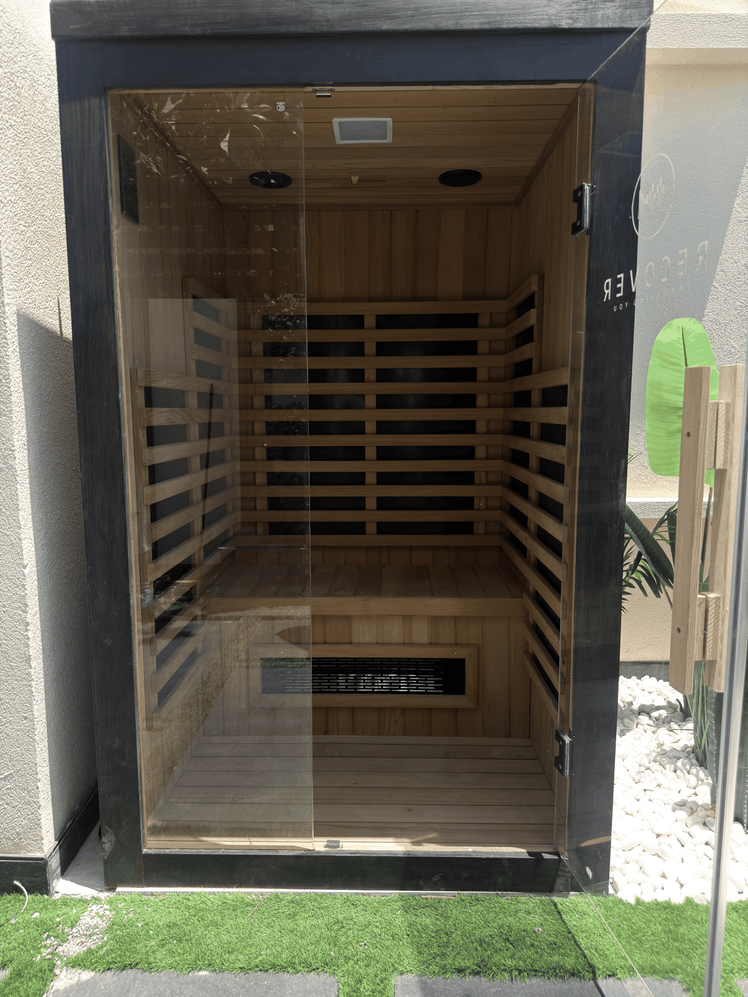 Outdoor Full-Spectrum Infrared Sauna