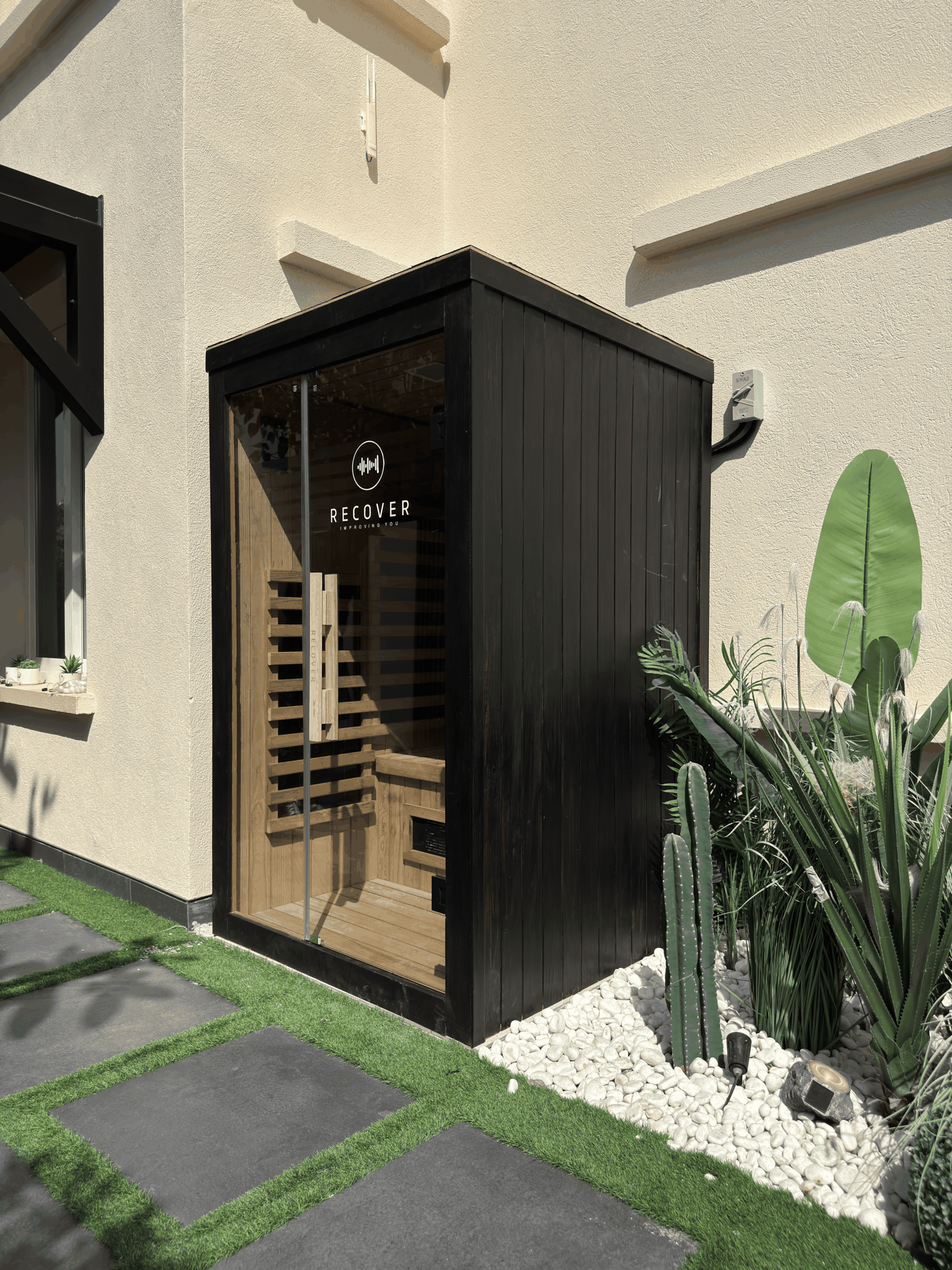 Outdoor Full-Spectrum Infrared Sauna