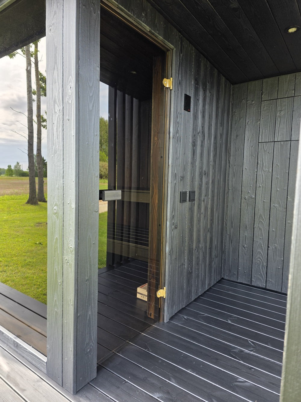 Luxury Outdoor Sauna - Northern European Craftsmanship (Made to Order)